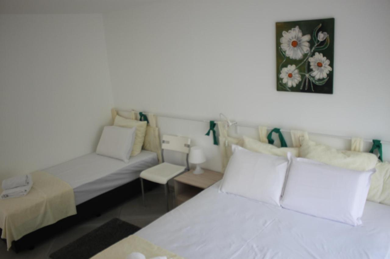 Daskalov Bungalows Chervena Lokva Exteriör bild