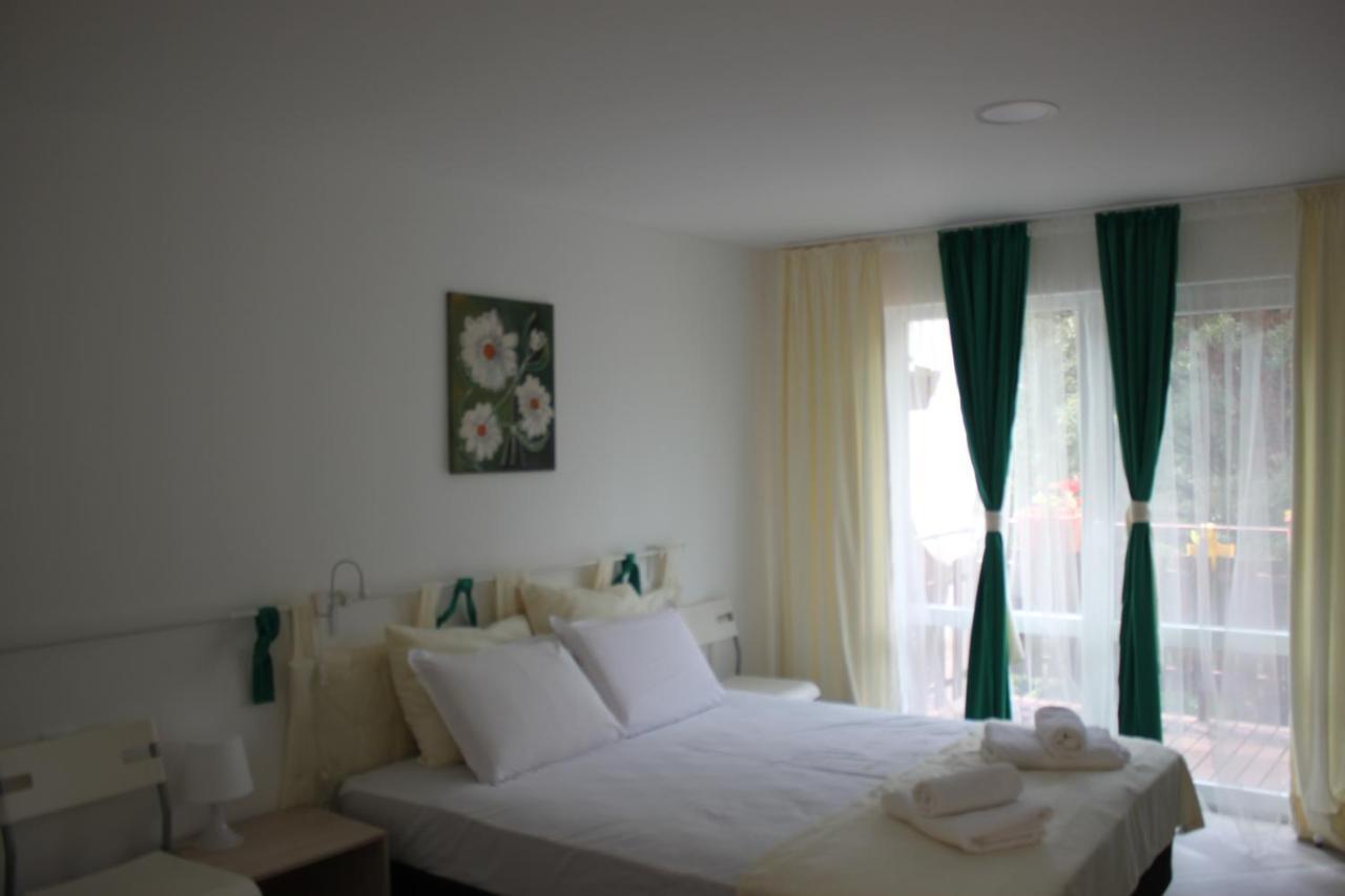 Daskalov Bungalows Chervena Lokva Exteriör bild