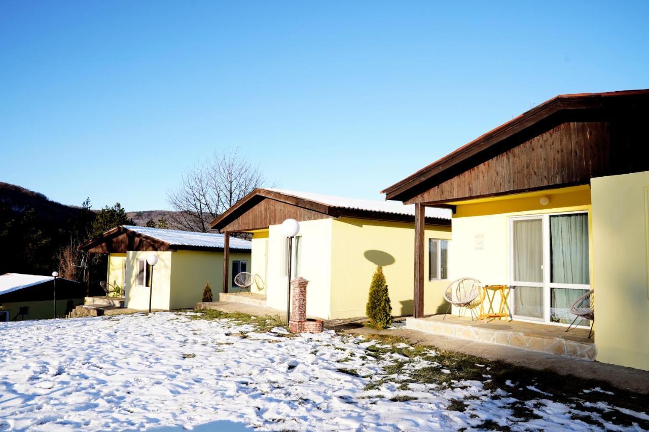 Daskalov Bungalows Chervena Lokva Exteriör bild