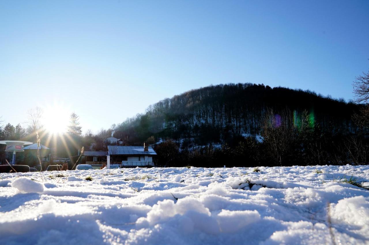 Daskalov Bungalows Chervena Lokva Exteriör bild