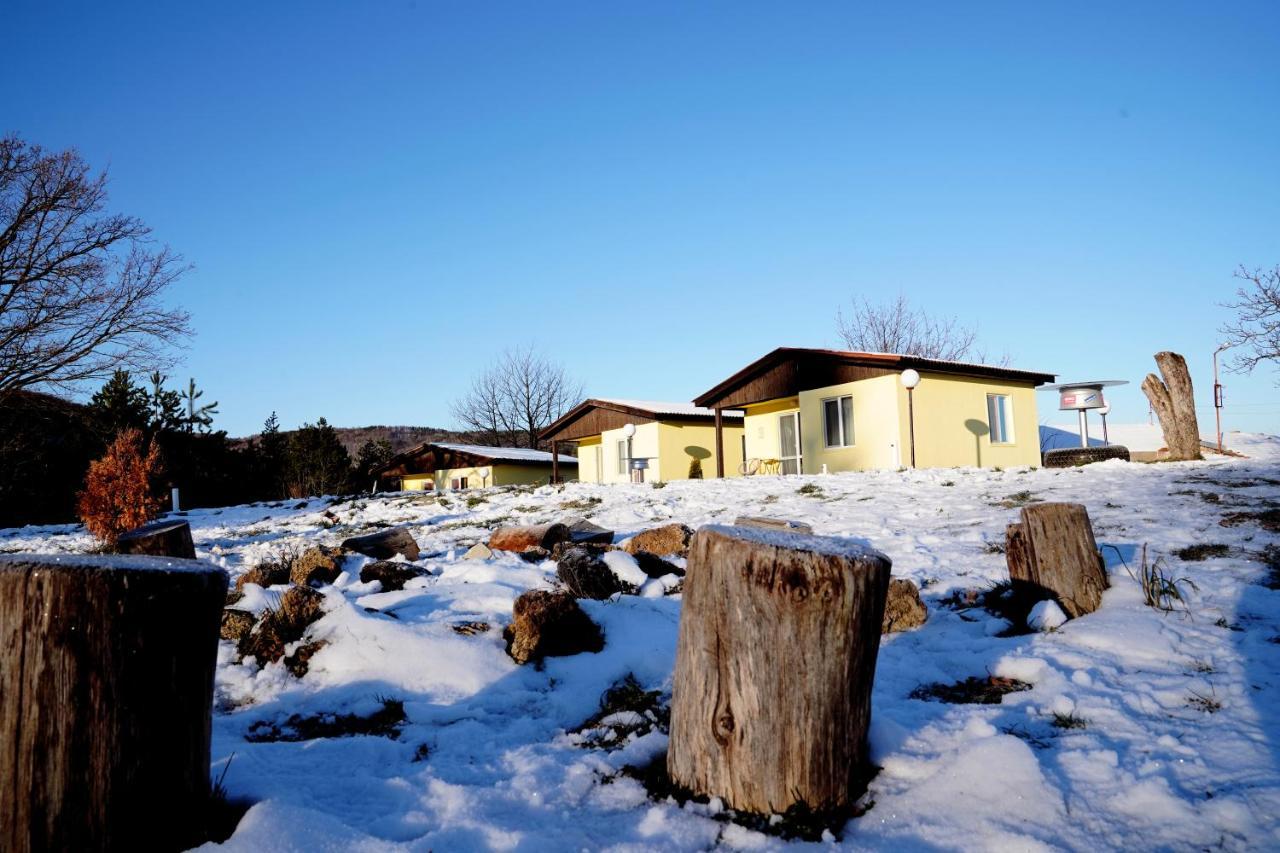 Daskalov Bungalows Chervena Lokva Exteriör bild