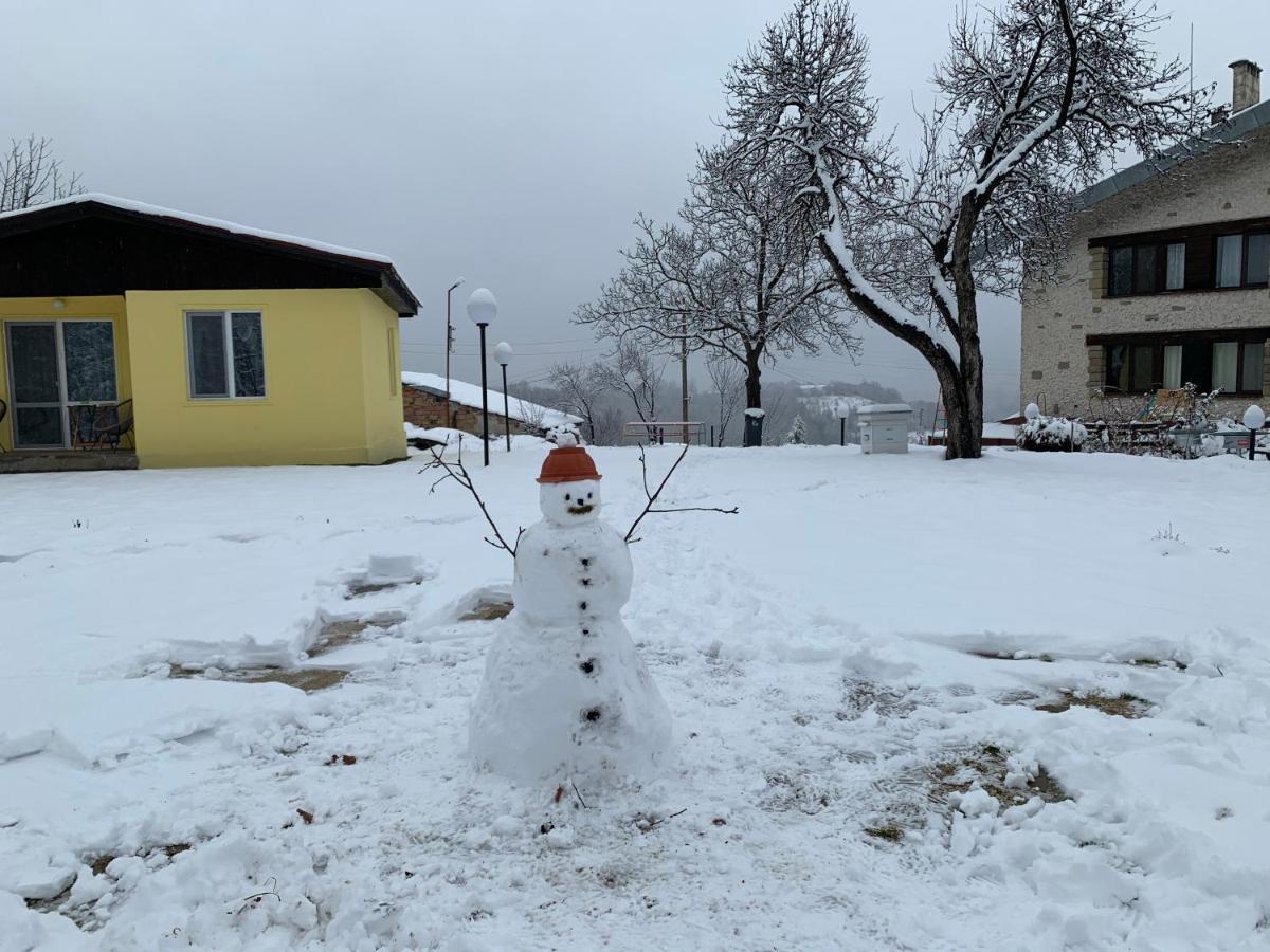 Daskalov Bungalows Chervena Lokva Exteriör bild