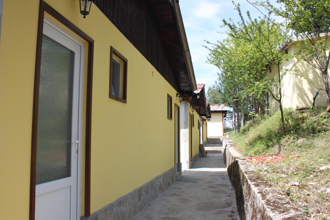 Daskalov Bungalows Chervena Lokva Exteriör bild