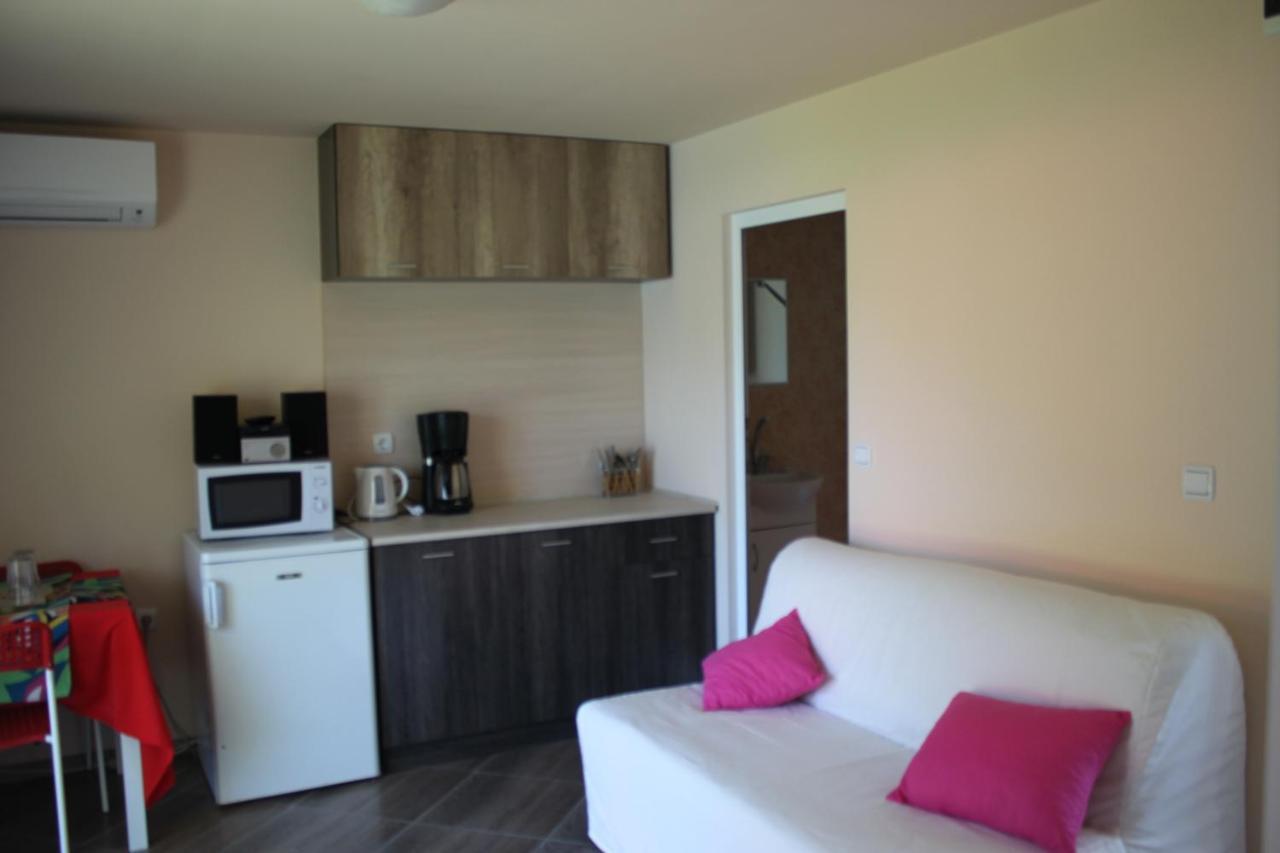 Daskalov Bungalows Chervena Lokva Exteriör bild