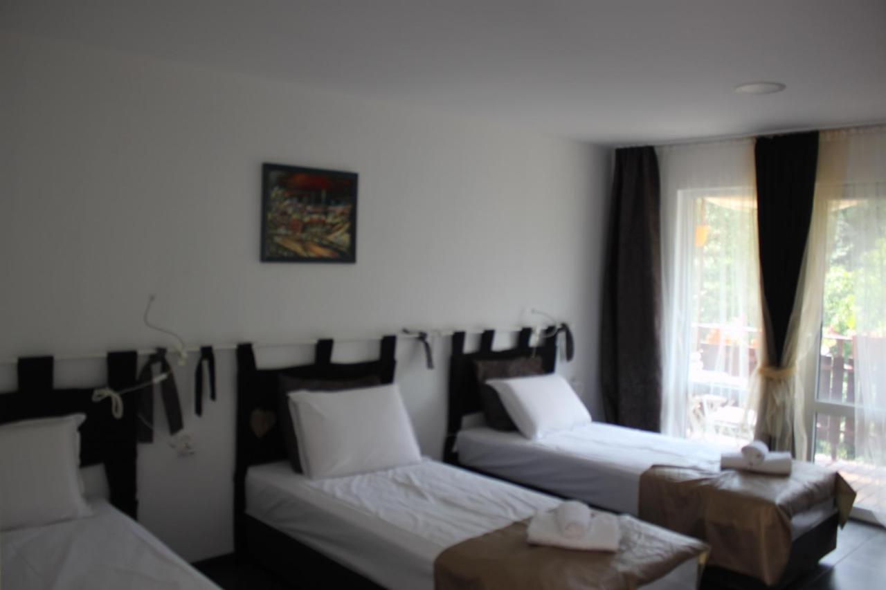 Daskalov Bungalows Chervena Lokva Exteriör bild