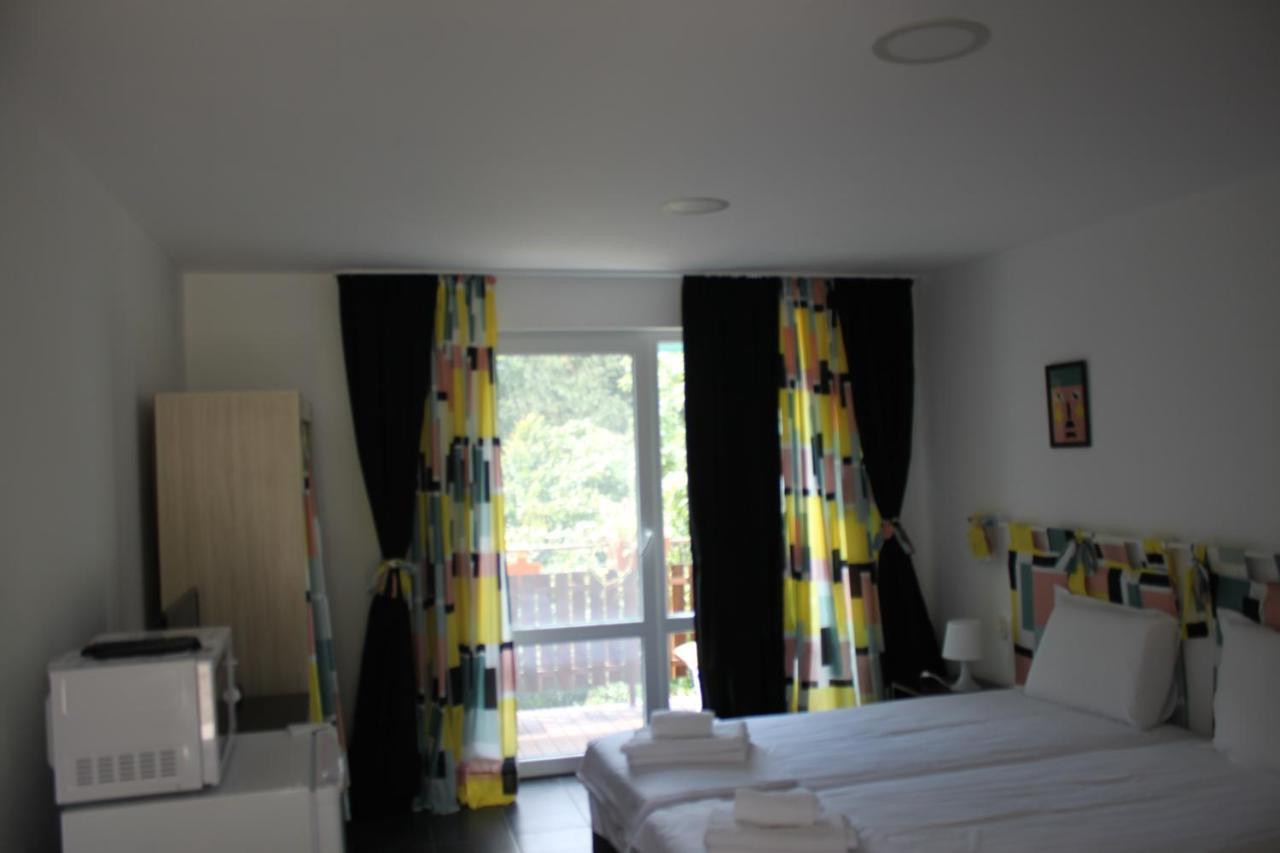 Daskalov Bungalows Chervena Lokva Exteriör bild