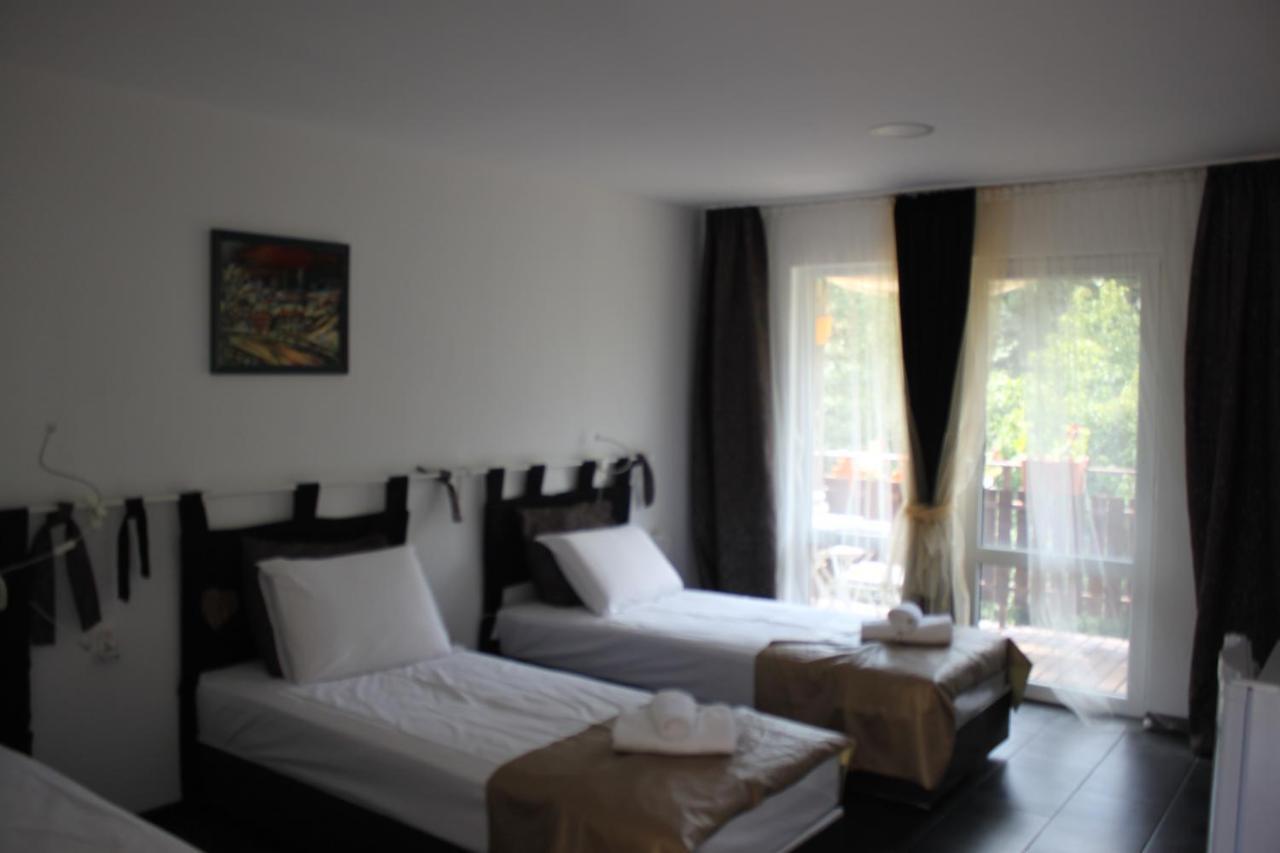 Daskalov Bungalows Chervena Lokva Exteriör bild