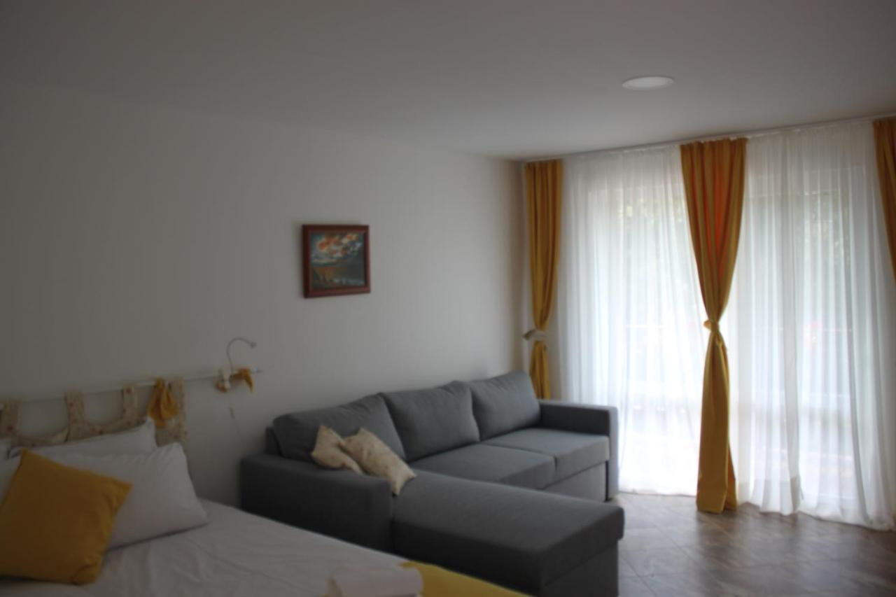 Daskalov Bungalows Chervena Lokva Exteriör bild